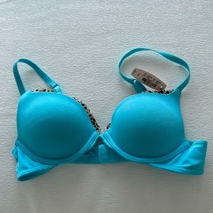 Victoria secret wired push up bra